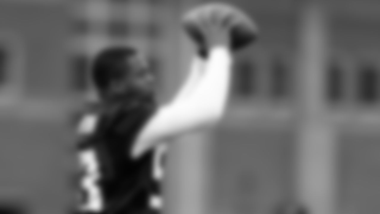 Atlanta Falcons linebacker Erroll Thompson #53 in action during field work drills in Phase II of the Atlanta Falcons offseason program on May 18, 2021.