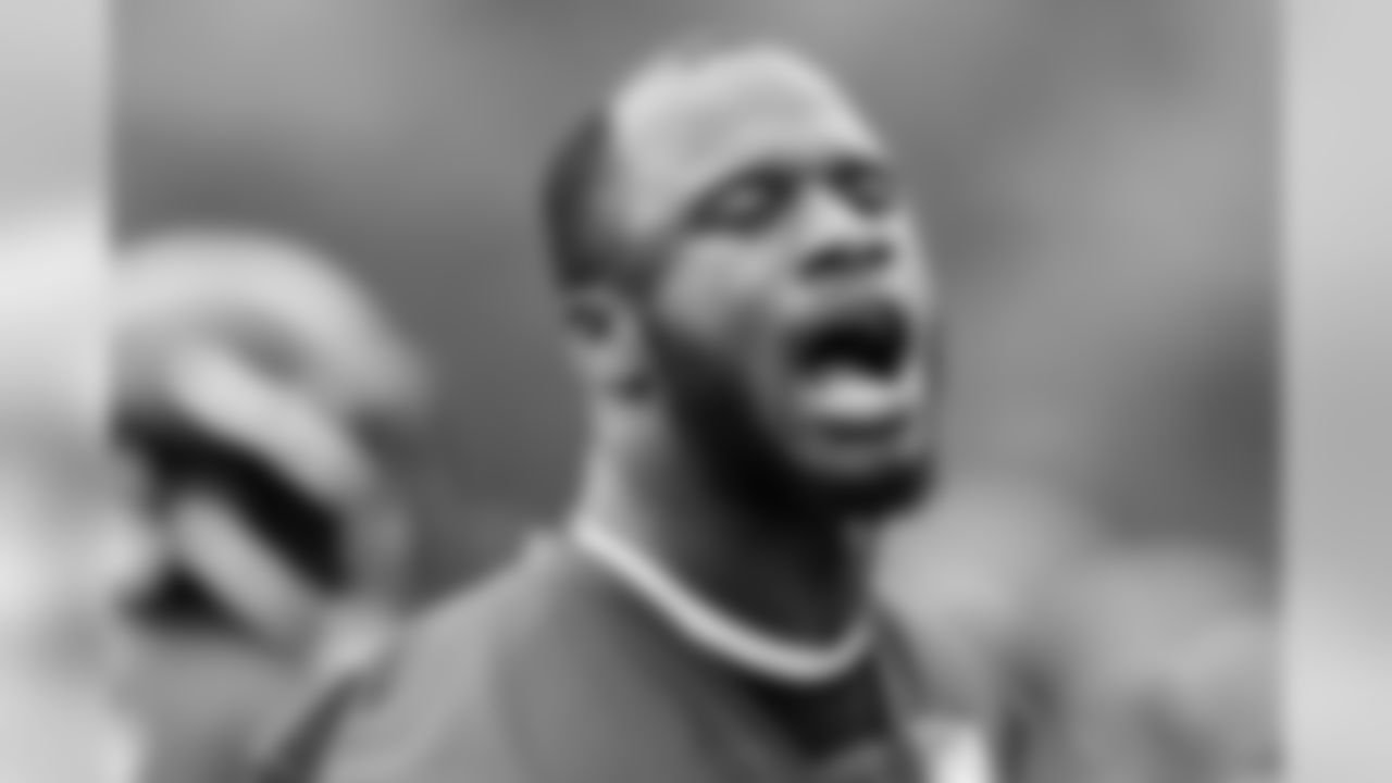 MLB Deion Jones