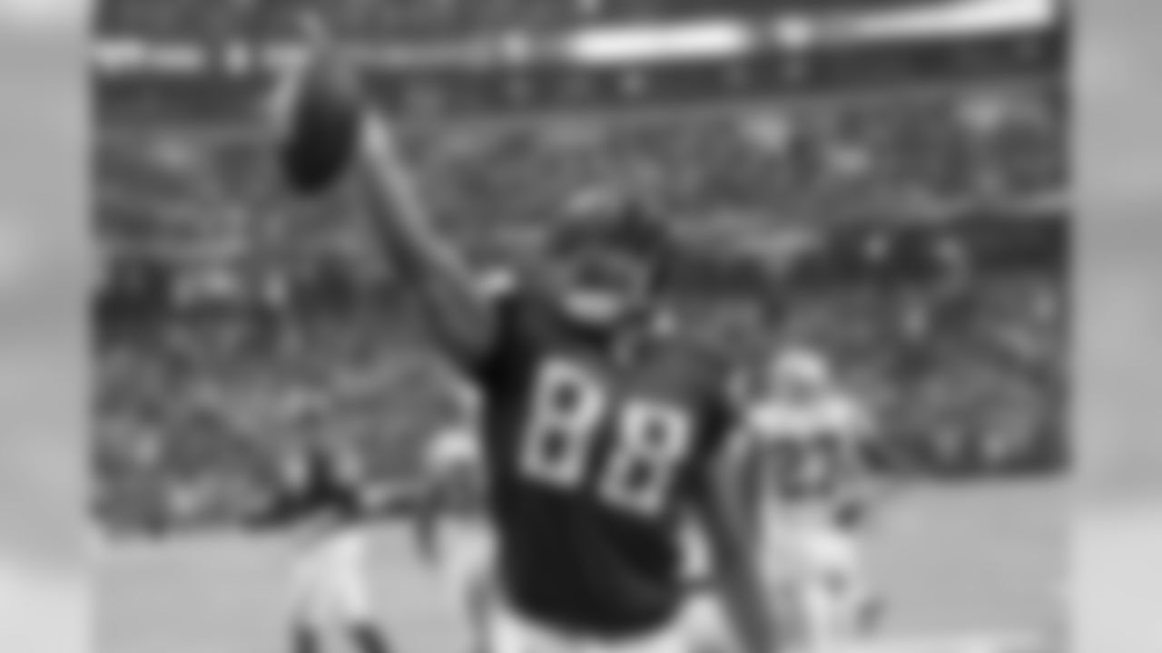 TE Tony Gonzalez