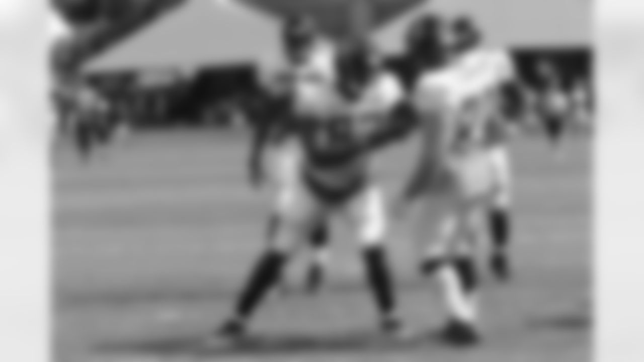 DE Malliciah Goodman and DE Brandon Thurmond
