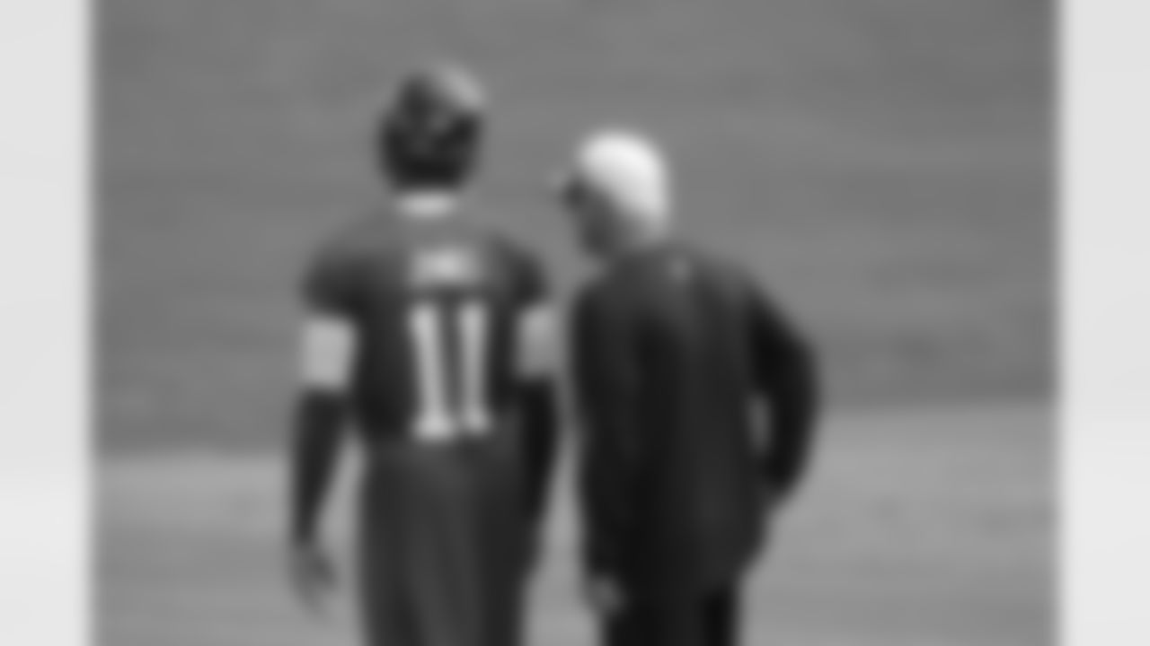 WR Julio Jones talks to head coach Mike Smith