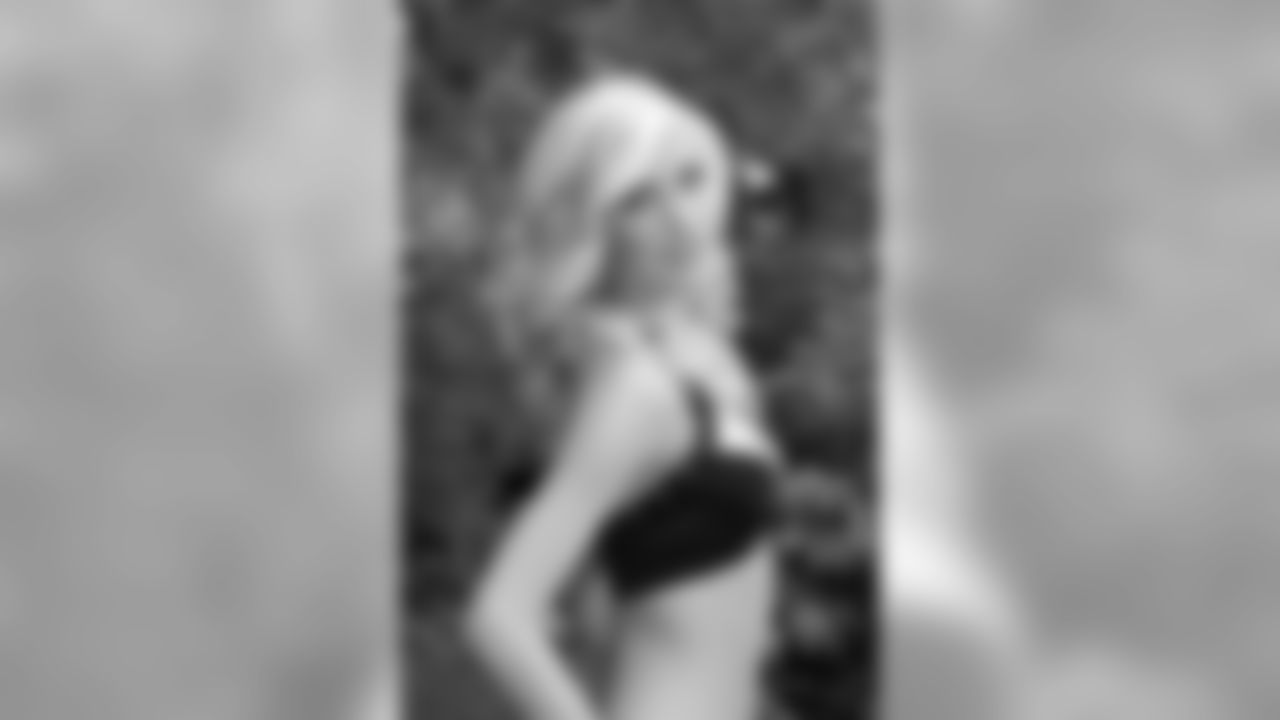 Jamie K. // 2011 Atlanta Falcons Cheerleaders Studio Shots // 2011 // Atlanta -