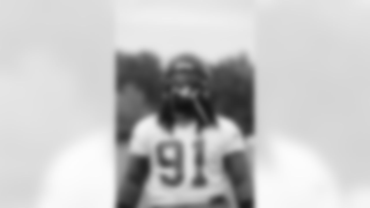 LB Courtney Upshaw
