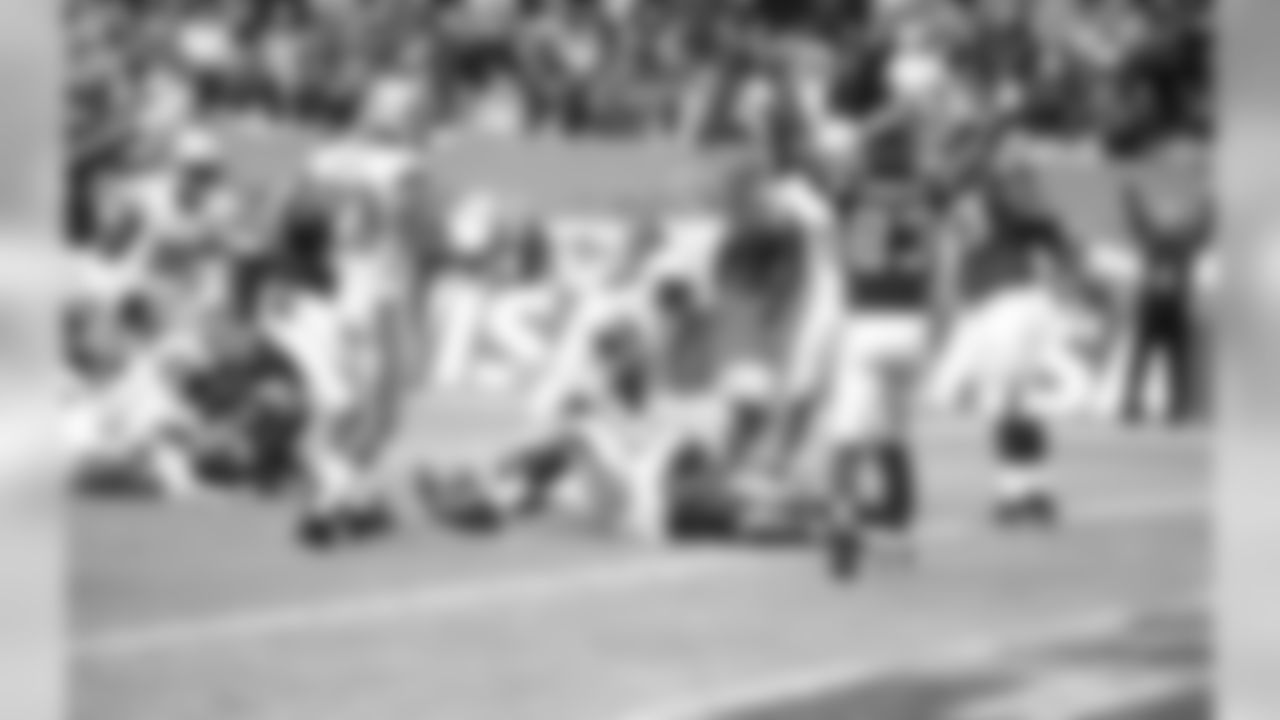 RB Steven Jackson reaches for the end zone but is ruled short