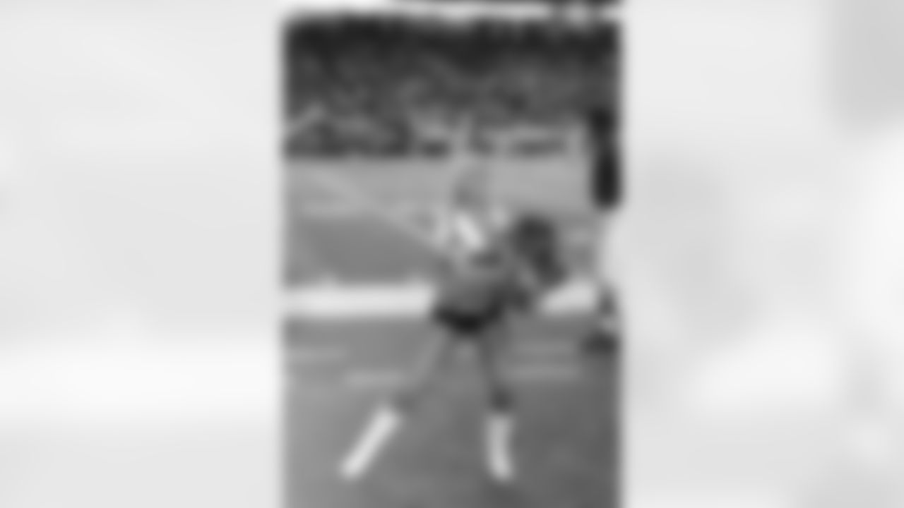 Kelsi S. // 2010 Atlanta Falcons Cheerleaders Game Shots // 2010 // Atlanta -