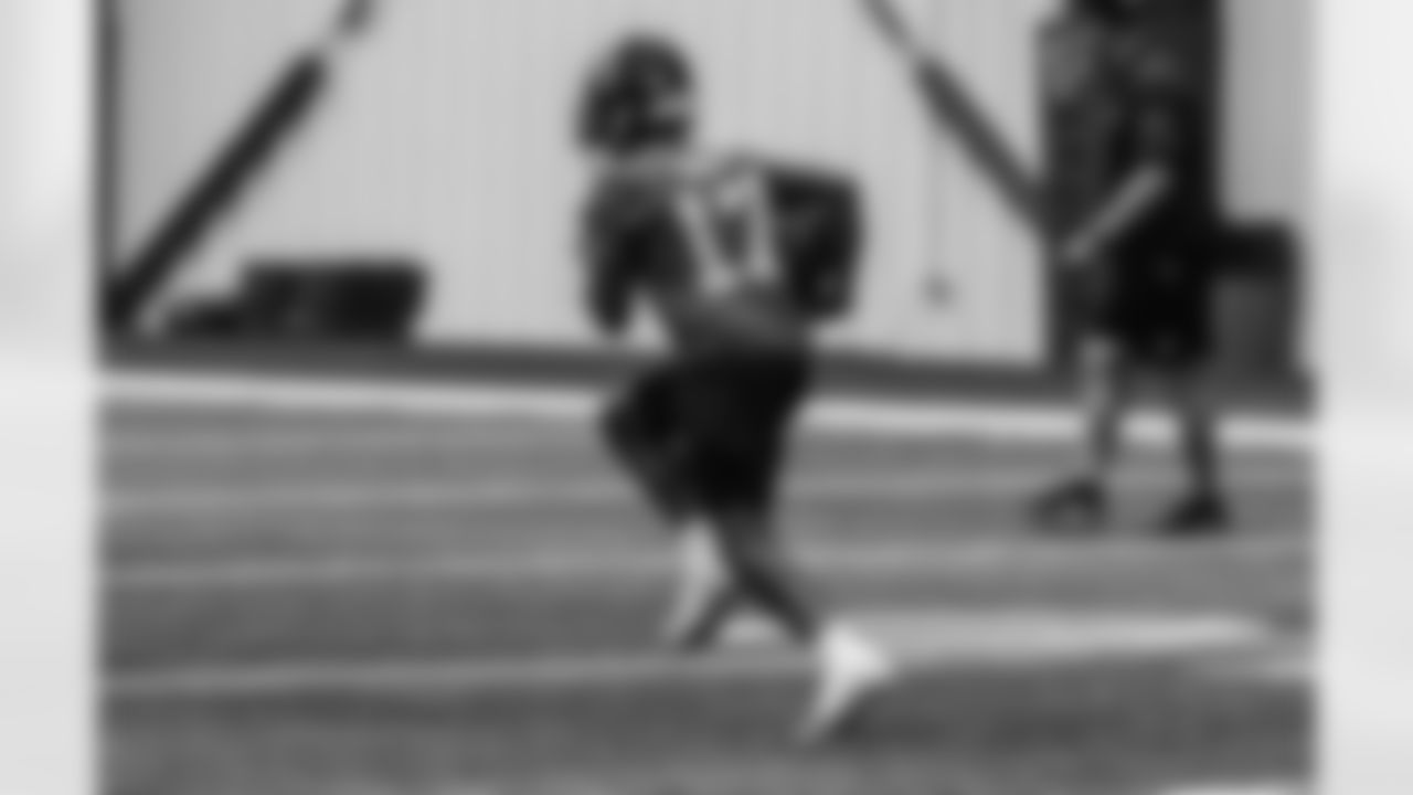 WR Marvin Hall