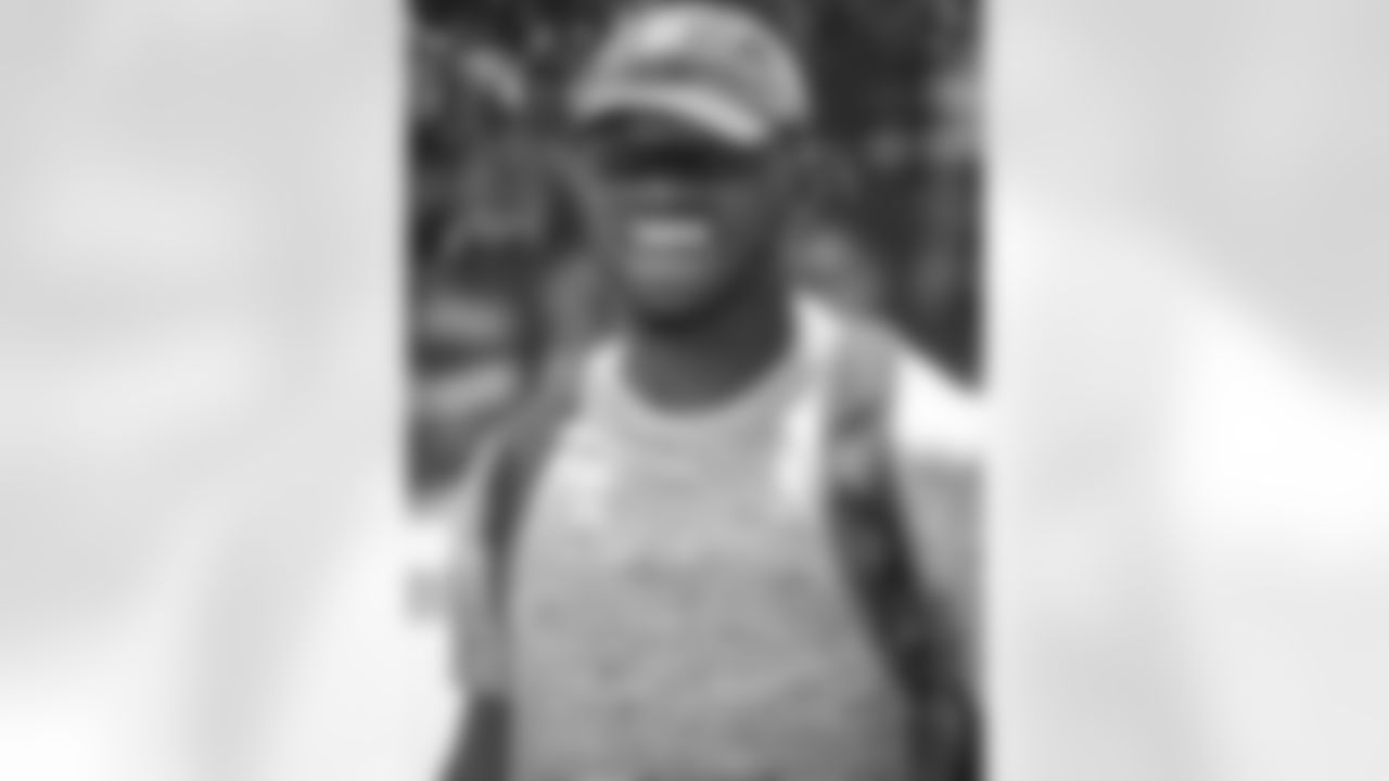 LB Deion Jones