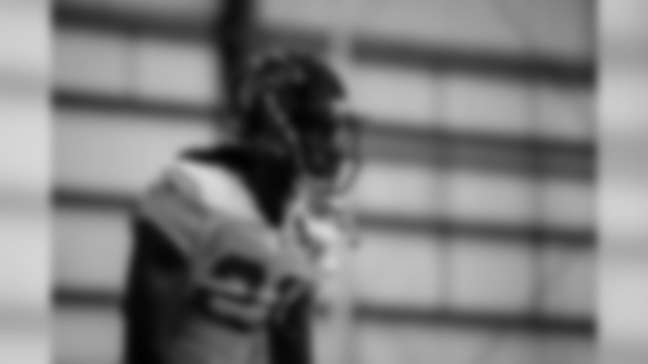 Atlanta Falcons cornerback Desmond Trufant #21 warms up during the first practice preparing for the second preseason game against the New York Jets. (Photo by Kara Durrette/Atlanta Falcons)
