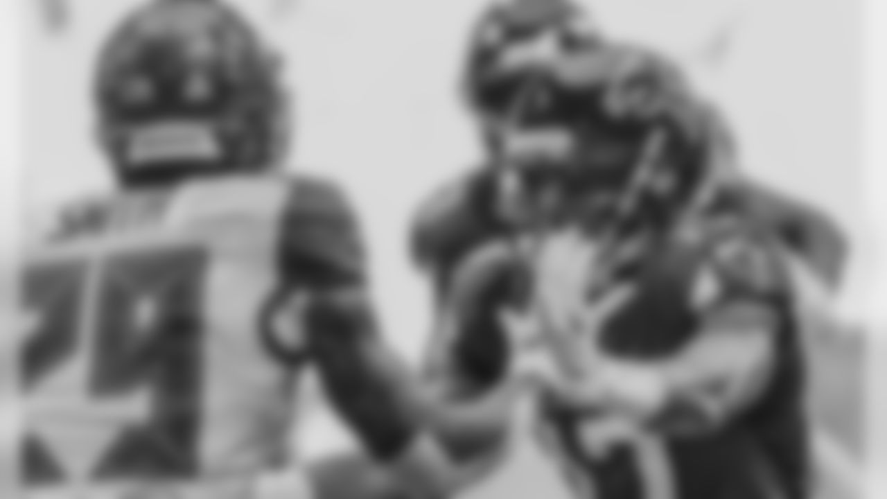 WR Marvin Hall
