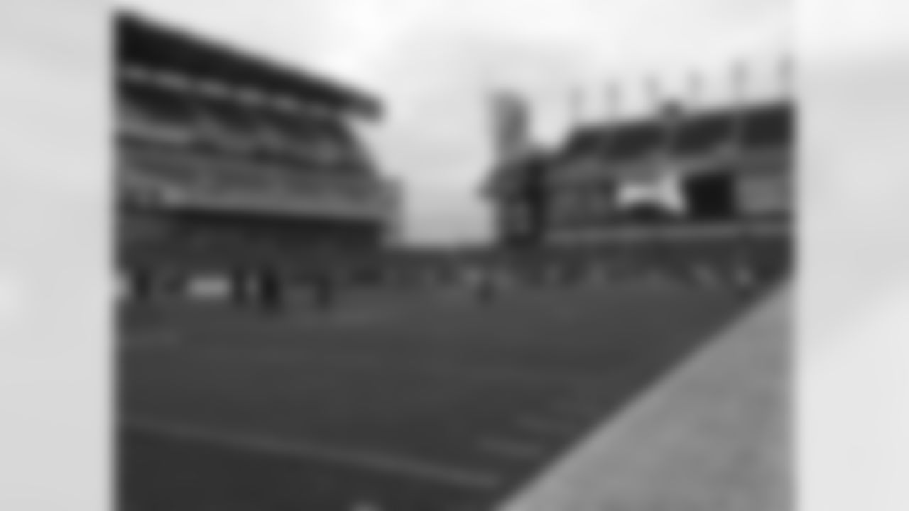 Players getting warmed up at Lincoln Financial Field