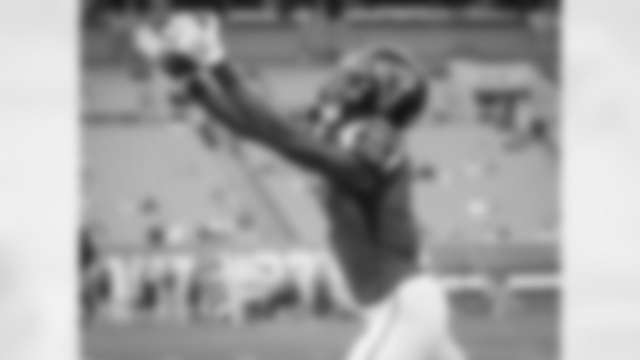 WR Corey Washington catches a ball during warm-ups before the Falcons' game against the Browns