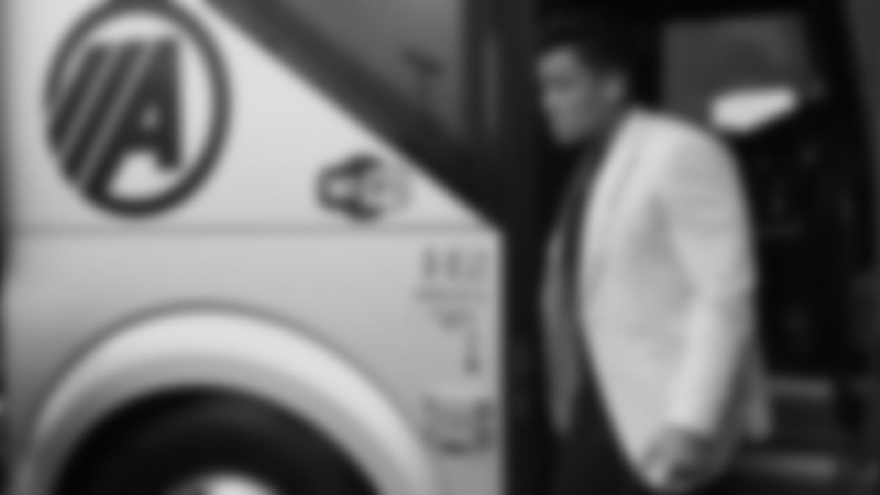Atlanta Falcons kicker Younghoe Koo #7 arrives for the game against the New York Jets at MetLife Stadium in East Rutherford, New Jersey on Monday, August 22, 2022. (Photo by Shanna Lockwood/Atlanta Falcons)