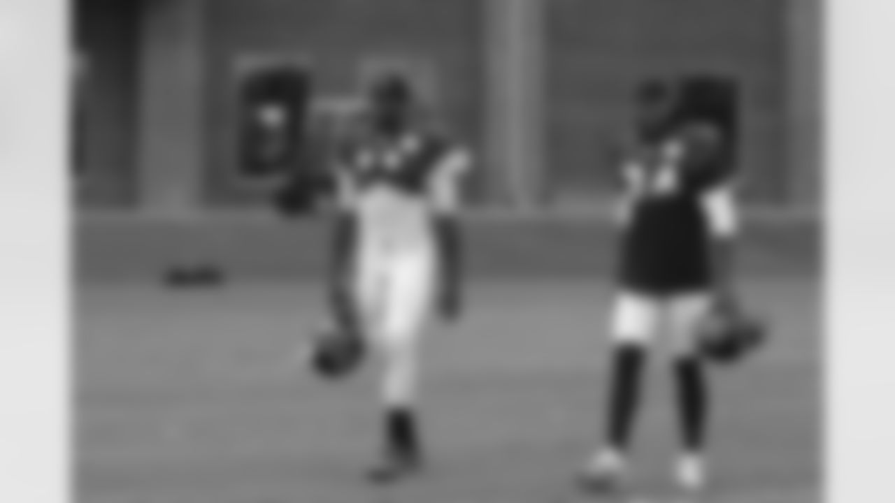 WR Julio Jones and WR Roddy White make their way onto the practice field