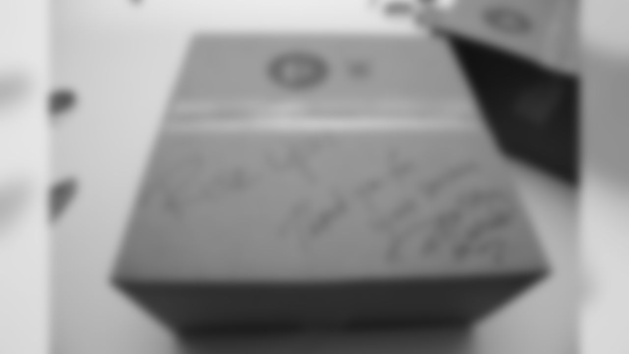 AF_20191115_Associate-VEO-Care-Packages_AH1_2434