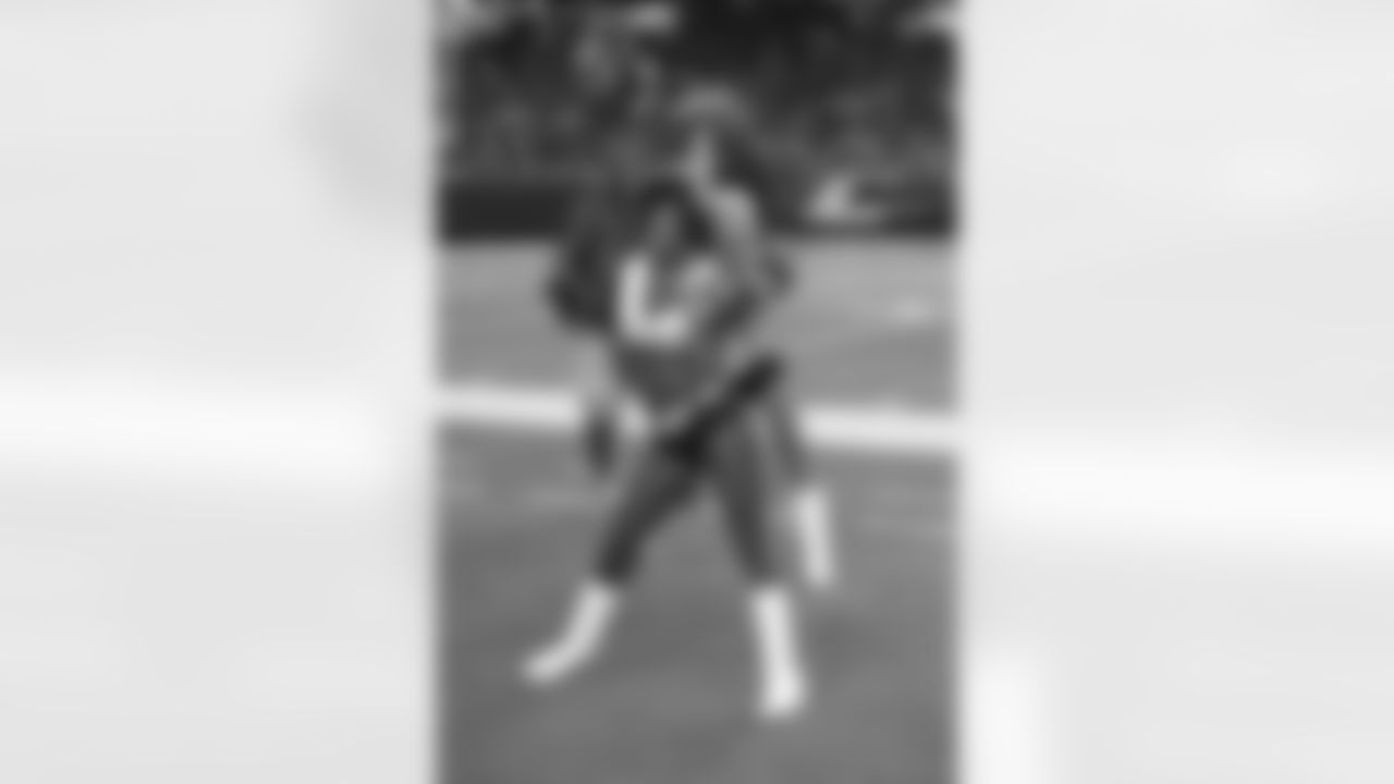Shamea M. // 2010 Atlanta Falcons Cheerleaders Game Shots // 2010 // Atlanta -