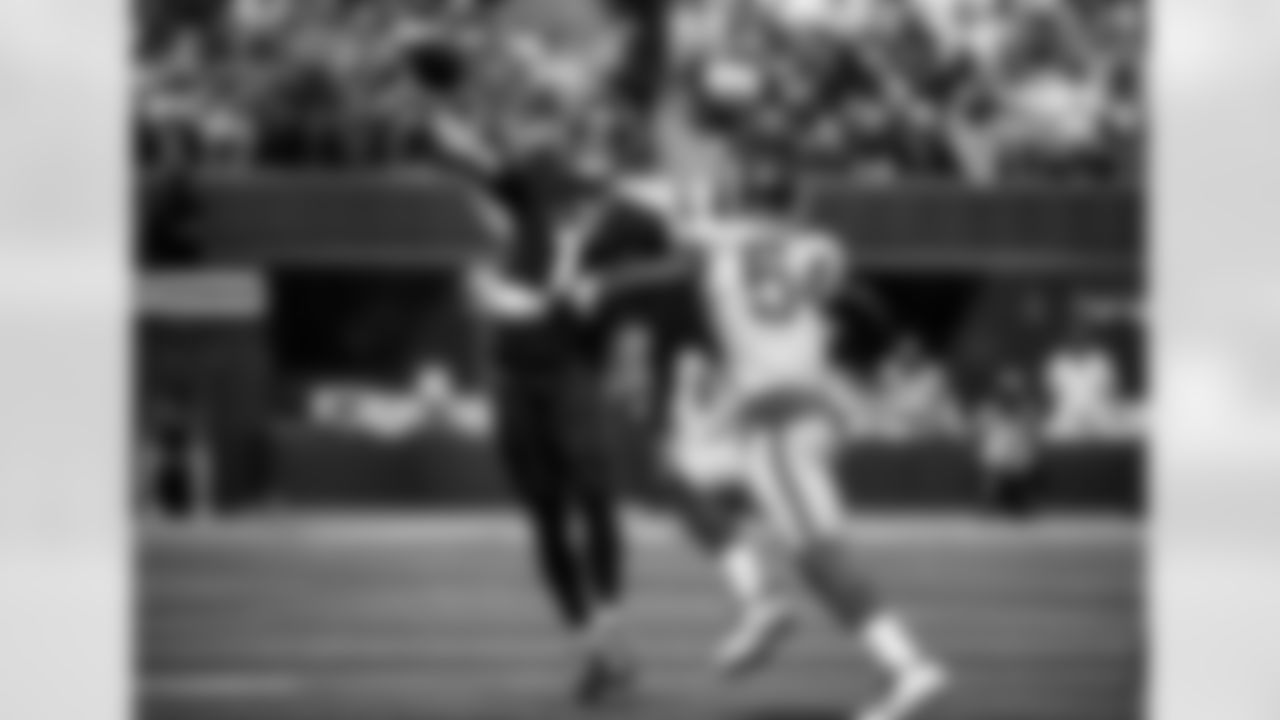 Atlanta Falcons quarterback Marcus Mariota #1 looks to pass during the first quarter against the Los Angeles Rams at SoFi Stadium in Inglewood, California on Sunday, September 18, 2022. (Photo by Donald Miralle/Atlanta Falcons)