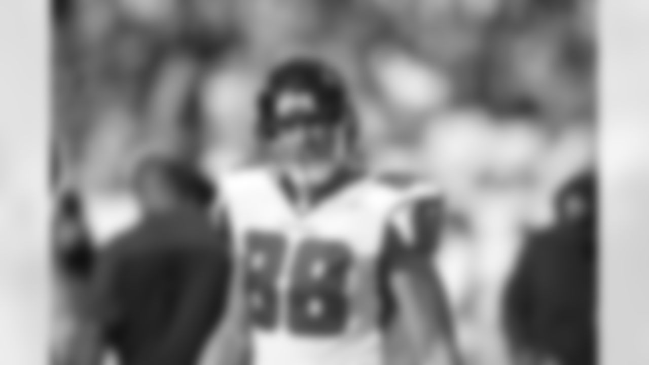 TE Tony Gonzalez