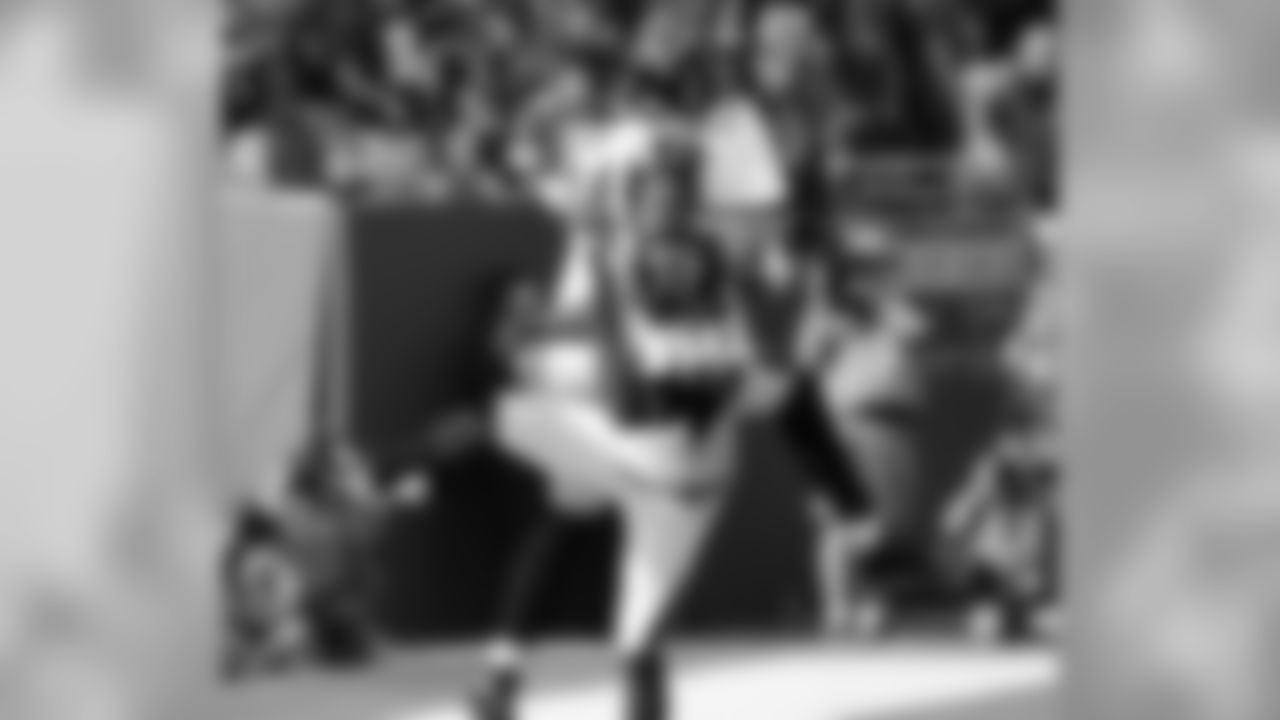 WR Roddy White celebrates the Falcons' first touchdown with WR Devin Hester