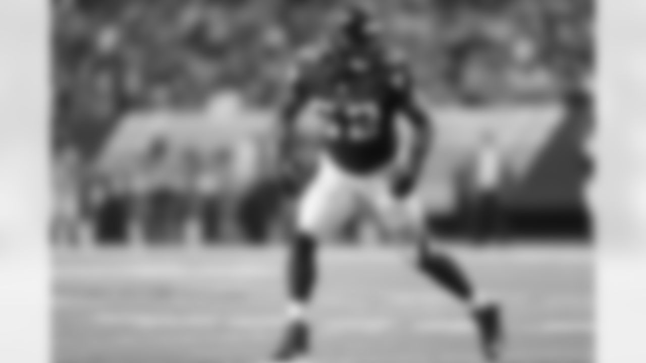 LB Akeem Dent