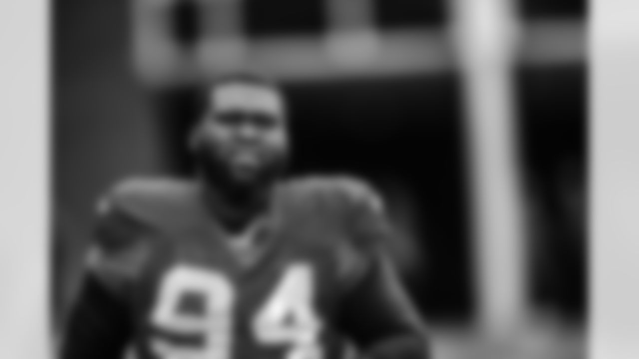 DT Deadrin Senat
Atlanta Falcons/ Carmen Mandato