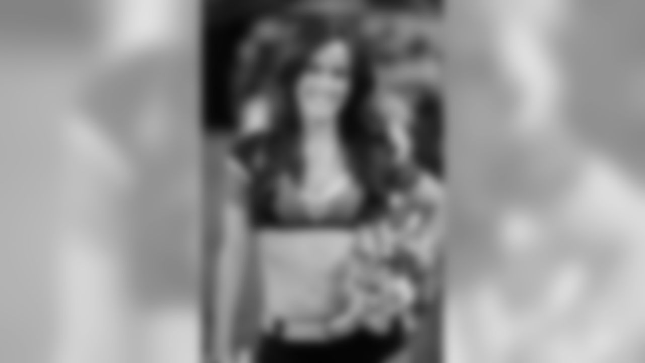 Atlanta Falcons Cheerleader Dana L.