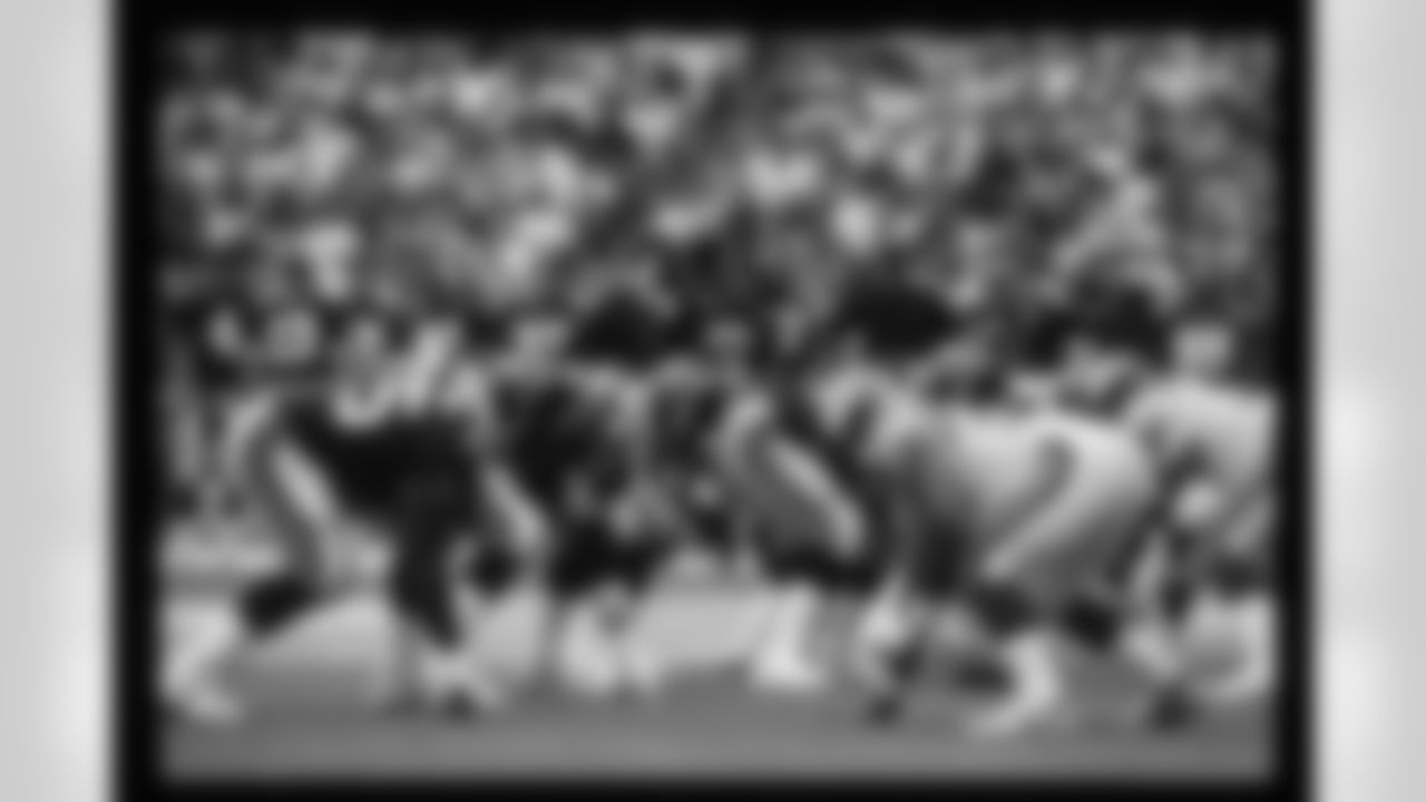 Group Photo of the Atlanta Falcons playing a game in Atlanta against the Minnesota Vikings on September 8, 1991 (Photo by Jimmy Cribb)