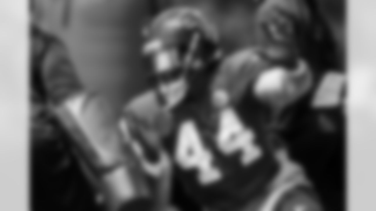 OLB Vic Beasley