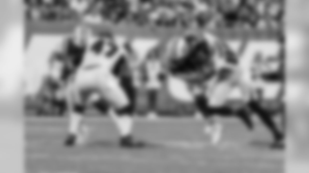 TE Eric Saubert