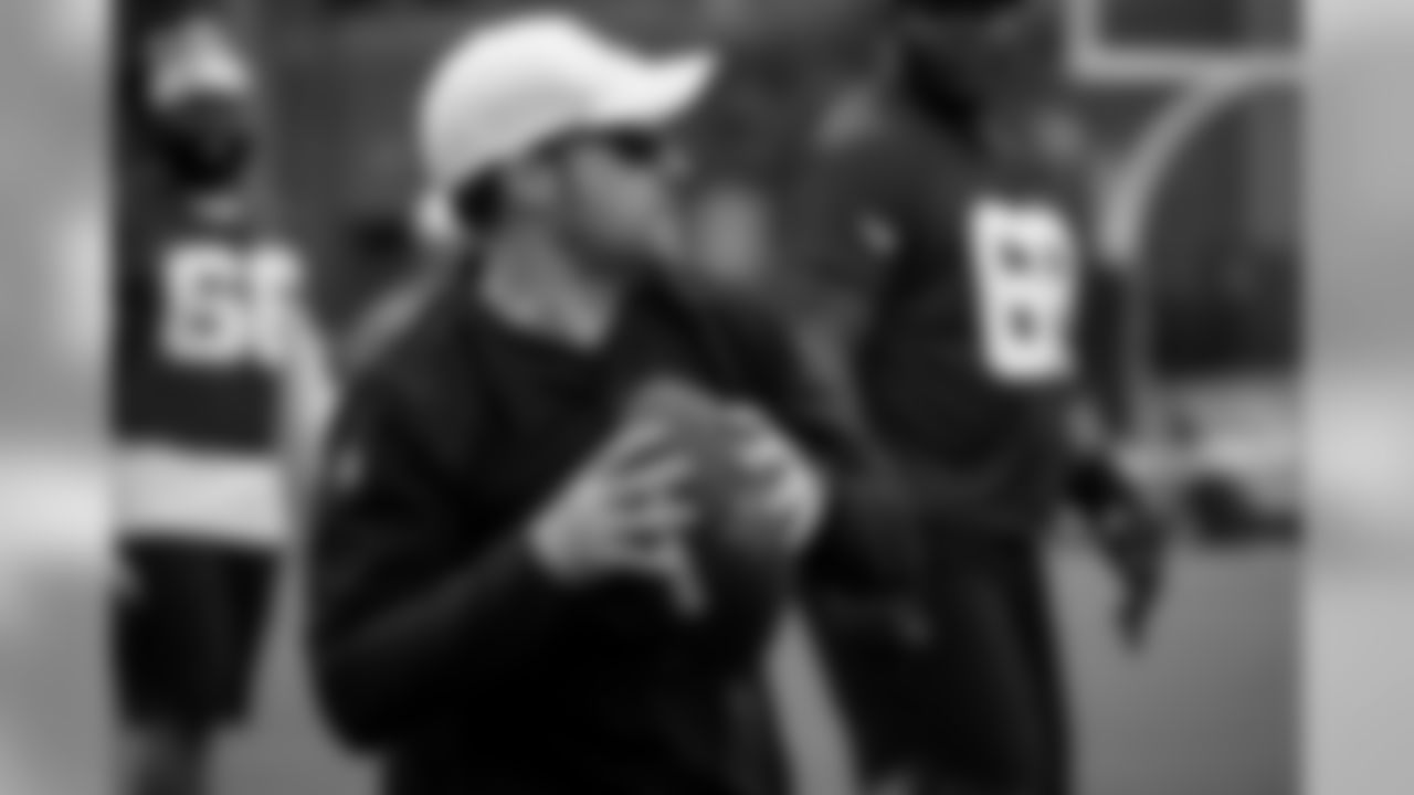 Coach Will Harriger works during practice. (Photo by Kara Durrette/Atlanta Falcons)