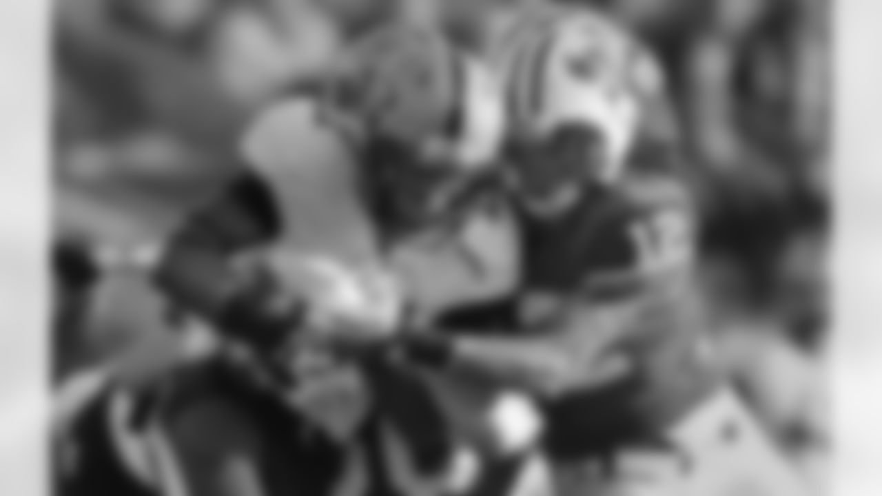 Wisconsin CB Dez Southward (#12) (6-2, 210)