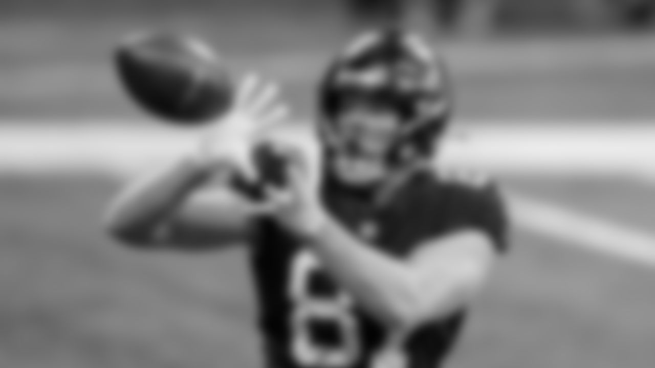 Atlanta Falcons tight end Jaeden Graham #87 catches a pass during warmups before the game against the New Orleans Saints on December 6, 2020.