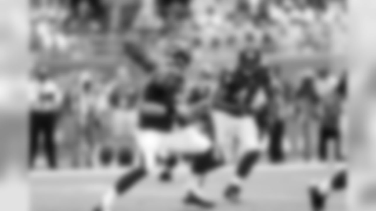 QB Matt Ryan gets ready to throw a screen pass