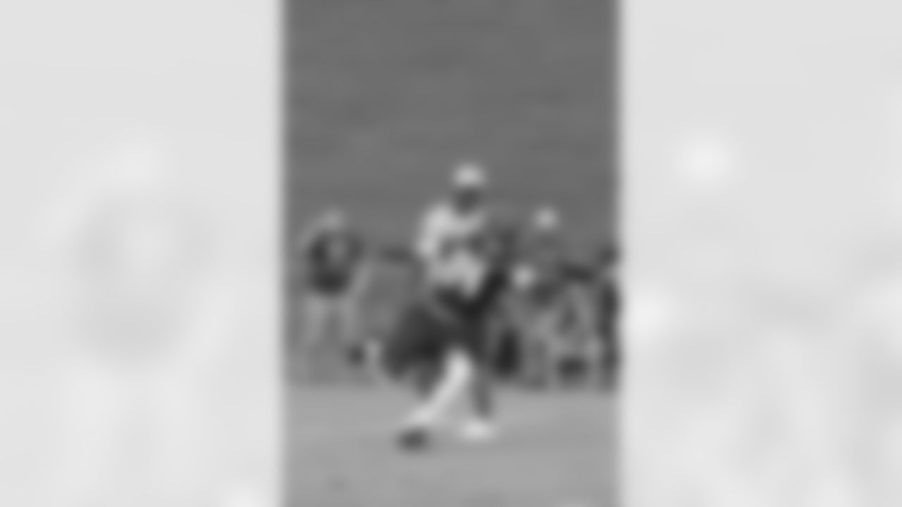 WR Roddy White reaches out to grab the football