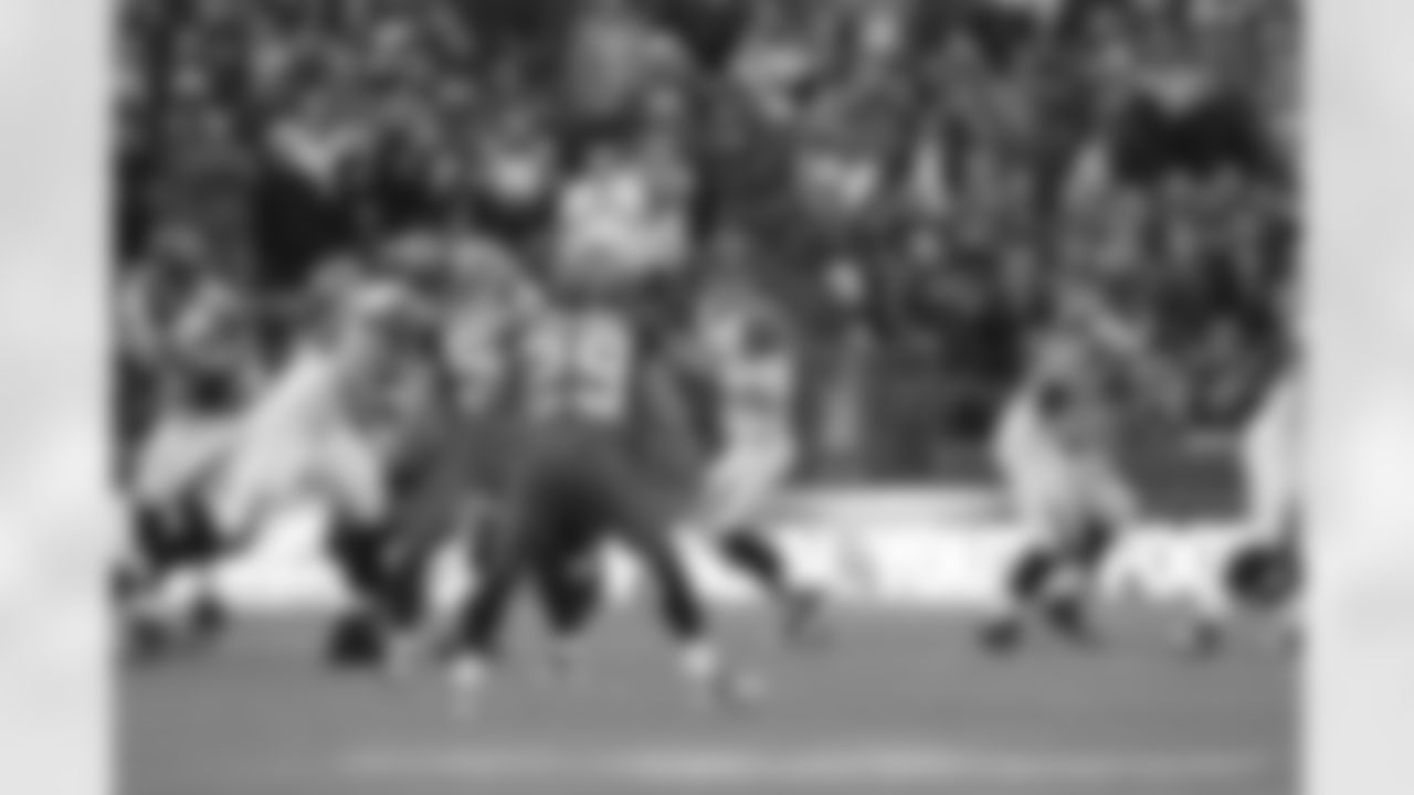 The Atlanta Falcons defeated the Seattle Seahawks for their eighth straight win, improving to 12-2 and putting them in position fo lock up the postseason #1 seed in the NFC.