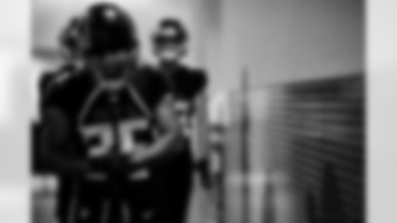 Atlanta Falcons running back Avery Williams #35 walks out prior to the game against the Los Angeles Rams at SoFi Stadium in Inglewood, California on Sunday, September 18, 2022. (Photo by Brandon Magnus/Atlanta Falcons)