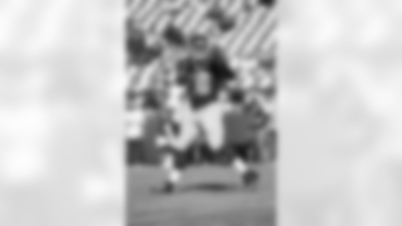 FB Darrel Young