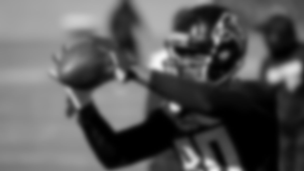 Atlanta Falcons wide receiver Laquon Treadwell #80 warms up during practice at IBM Performance Field.