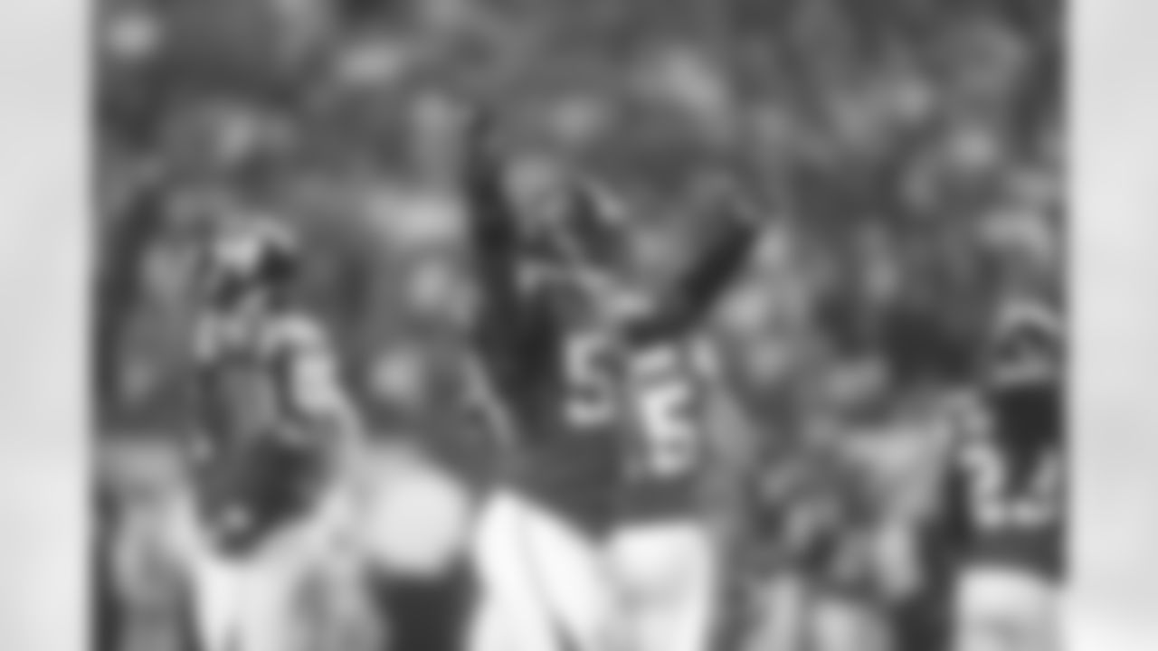 LB Stephen Nicholas pumps up the crowd