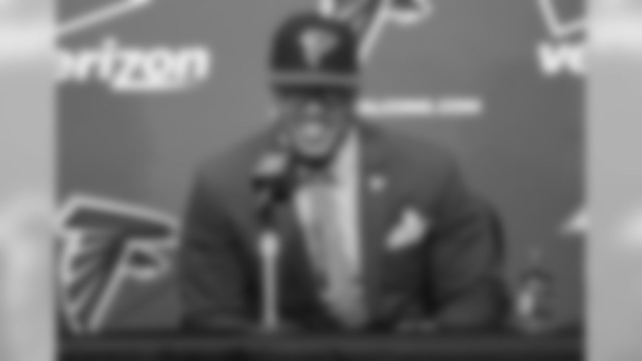 DE Vic Beasley