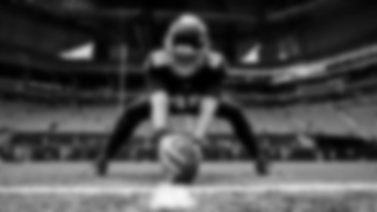 Atlanta Falcons long snapper Liam McCullough #48 warms up prior to a game against the Los Angeles Chargers at Mercedes-Benz Stadium in Atlanta, Georgia on Sunday, November 6, 2022. (Photo by Brandon Magnus/Atlanta Falcons)