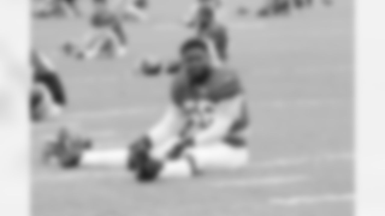 LB Sean Weatherspoon