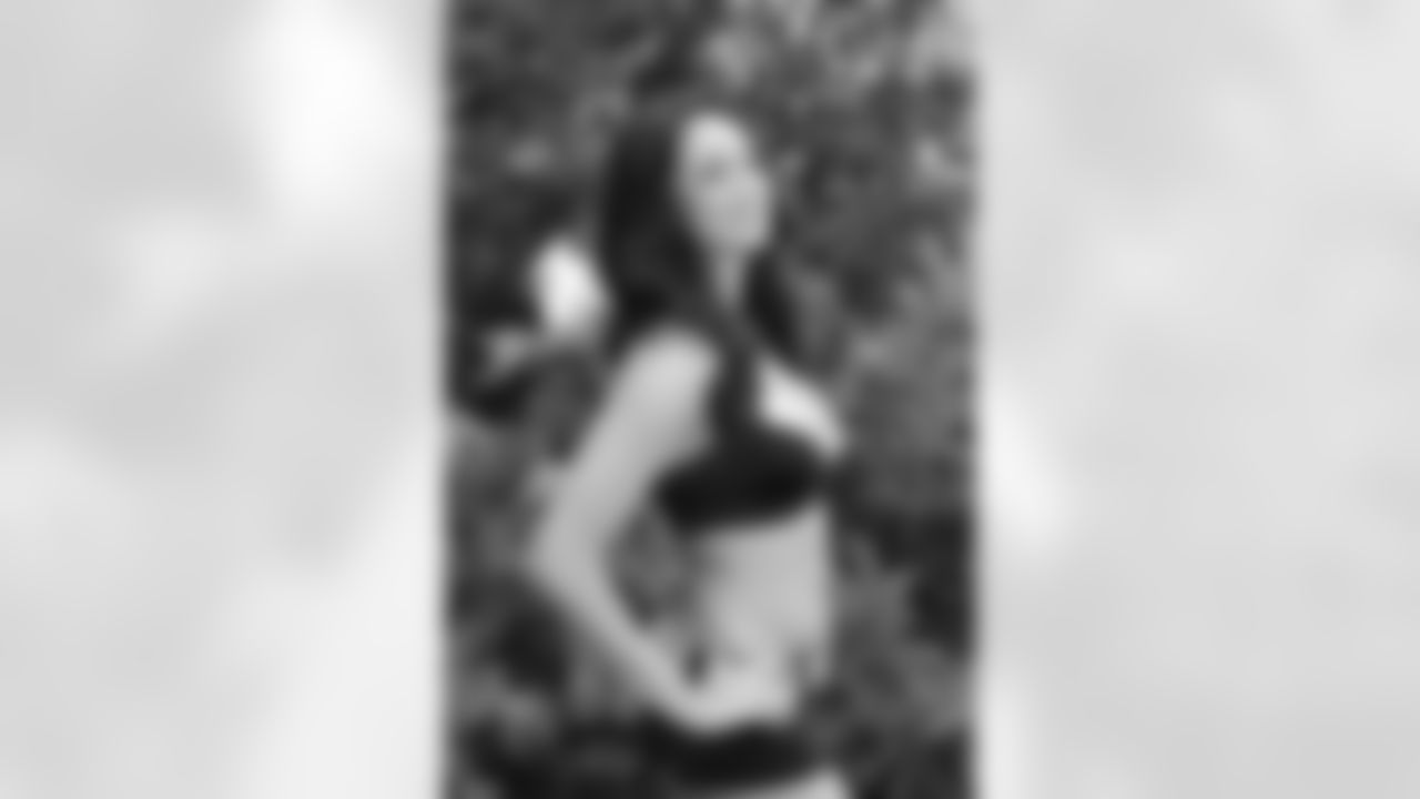 Alicia D. // 2011 Atlanta Falcons Cheerleaders Studio Shots // 2011 // Atlanta -