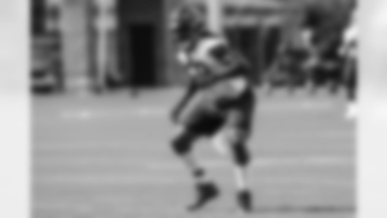 LB De'Vondre Campbell