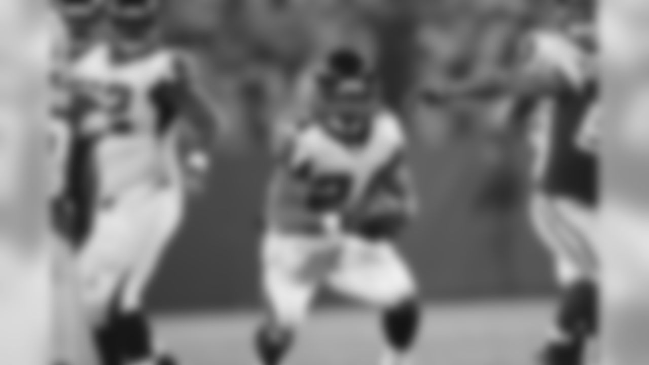 RB Devonta Freeman runs the ball.