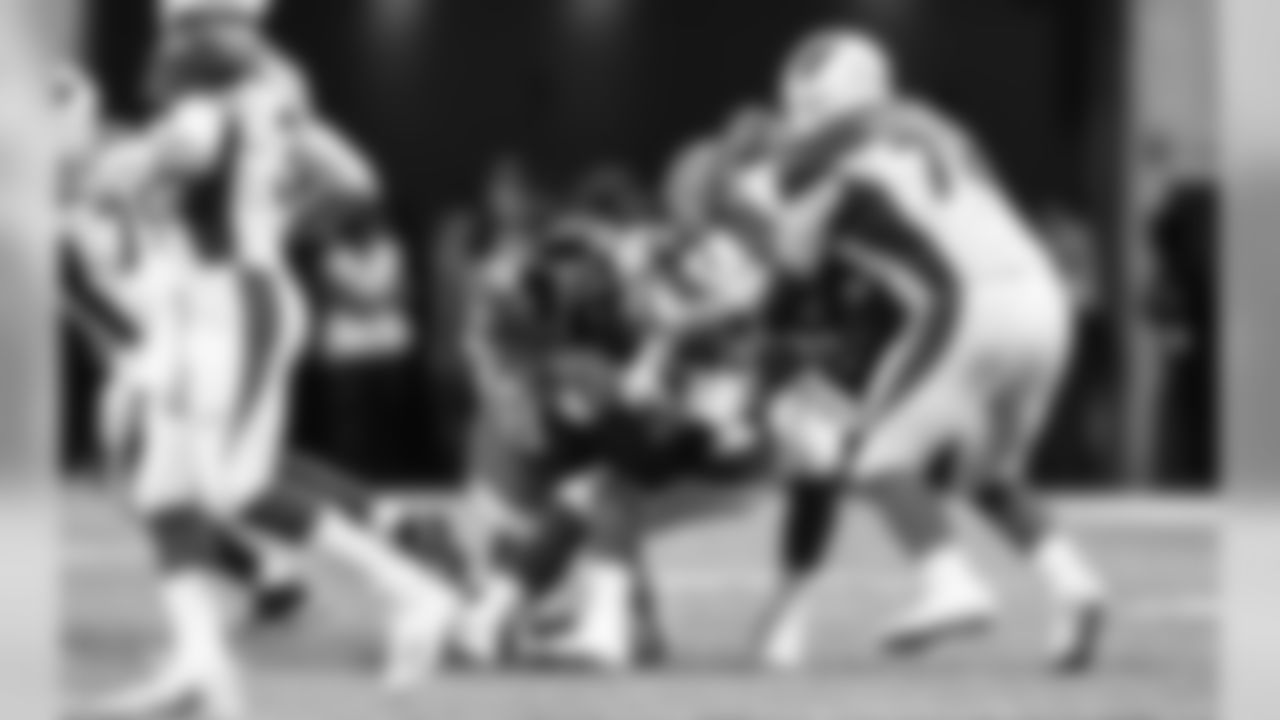 DE Takk McKinley
Atlanta Falcons / Lynn Bass