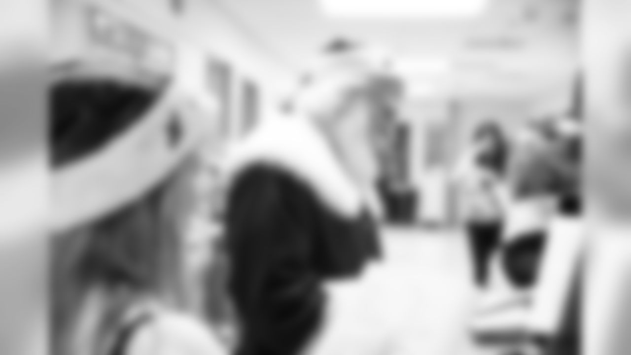 CHOACaroling_KD_12172018_0170