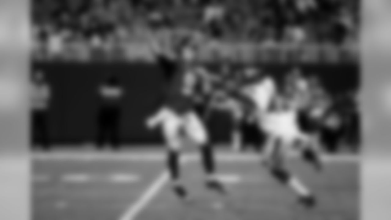 Atlanta Falcons quarterback Matt Simms throws the ball during the game against the New York Jets at Mercedes-Benz Stadium in Atlanta, Georgia, on Thursday August 15, 2019. (Photo by Kelly Kline/Atlanta Falcons).