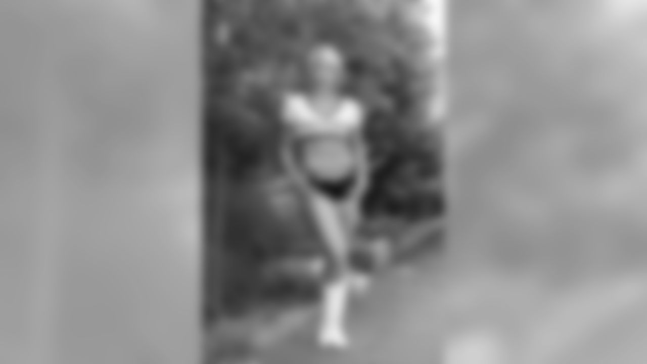 Reneau K. // 2011 Atlanta Falcons Cheerleaders Studio Shots // 2011 // Atlanta -