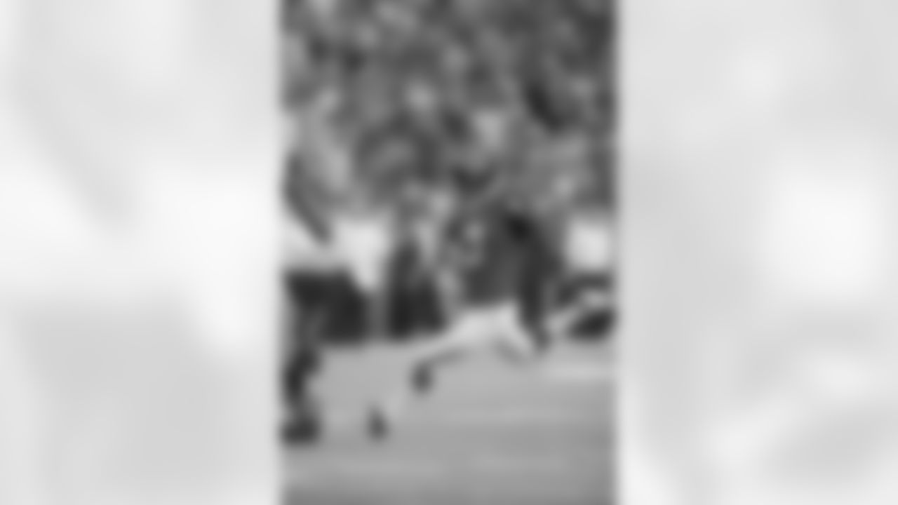 K Matt Bryant makes a 1st half field goal
