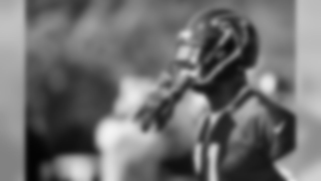 Atlanta Falcons wide receiver Julio Jones #11 runs during practice. (Photo by Kara Durrette/Atlanta Falcons).
